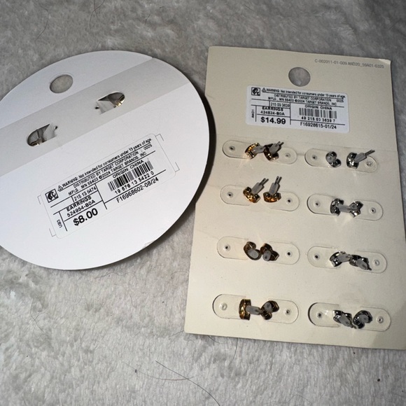 ❣️5|$25❣️Target Silver and Gold Earring Set - Picture 2 of 2